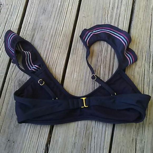 Black bikini top ruffled - Picture 2 of 4